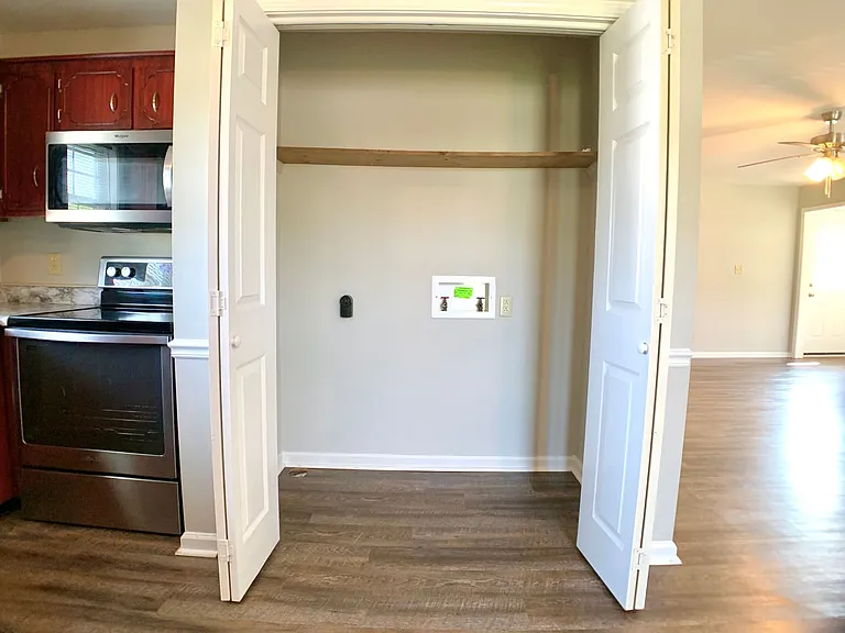 355 Broadmore Dr — Photo 9