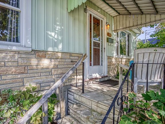 4th image of 91 Merion St