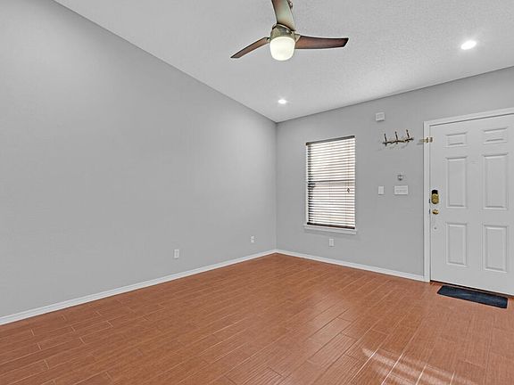 4th image of 440 Goldshire Pl