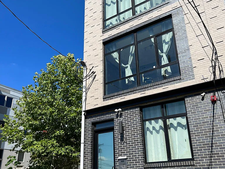 535 N Budd St #A2 — Photo 10