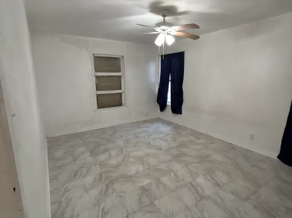 1401 Maryland Dr #3, Corpus Christi, TX 78415