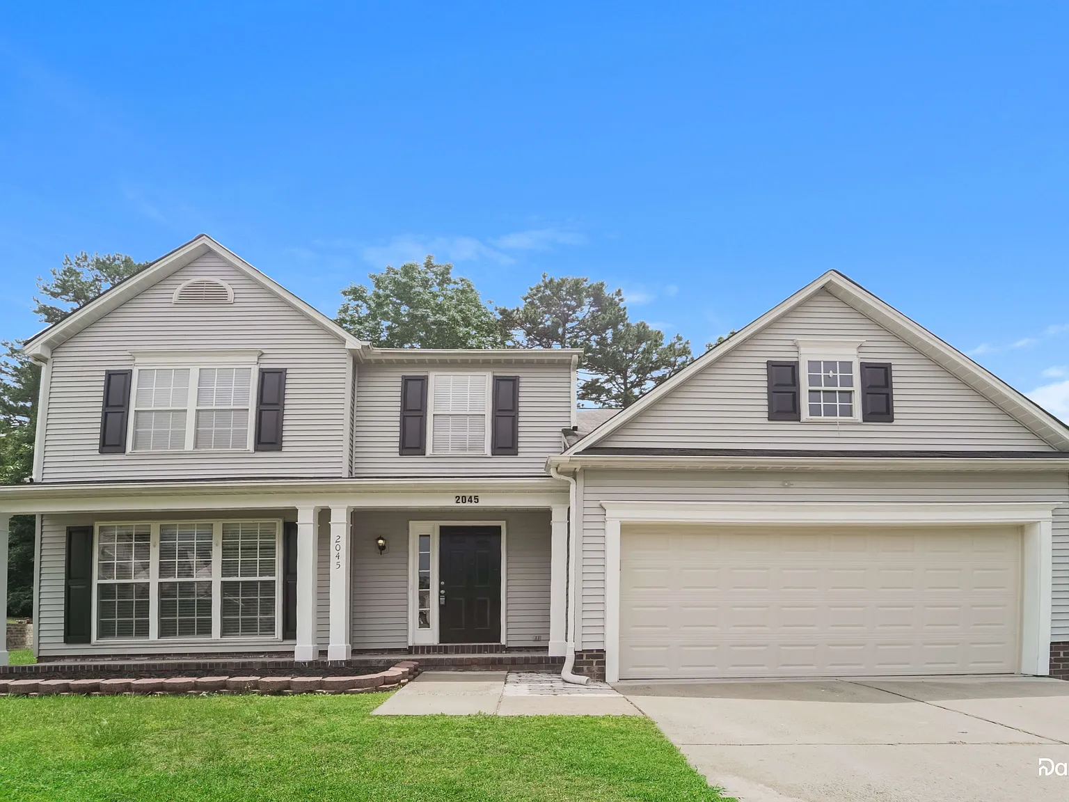 4 bed, 2.5 bath, 1810 sqft, $2,215 — Photo 2