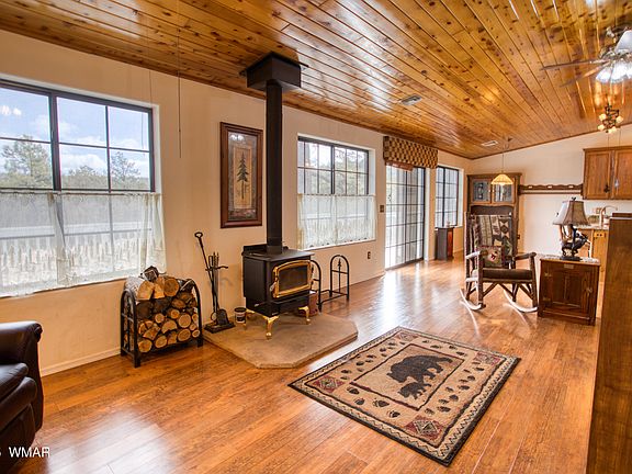 3rd image of 1065 Gold Hill Dr