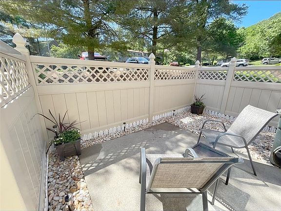 4th image of 206 Williamsburg Ln