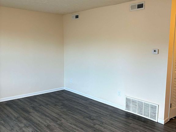3rd image of 1301 Kenilwood Way #A