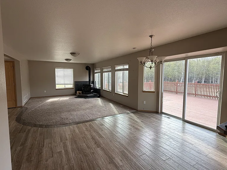 335 N Roy Cir — Photo 2