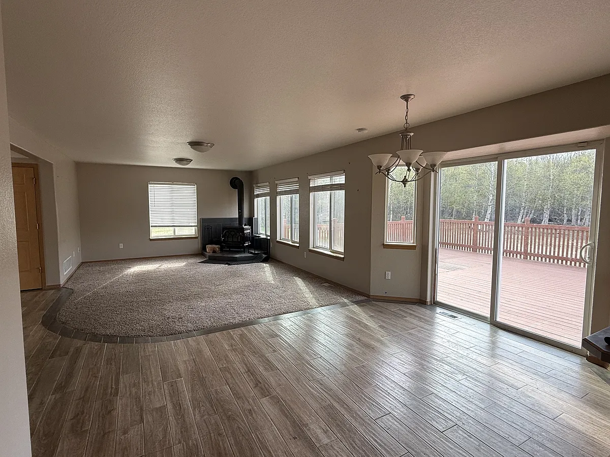 Building Photo - 335 N Roy Cir