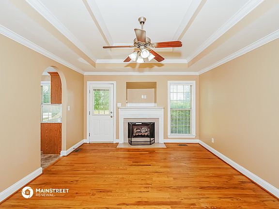 4th image of 680 Starlite Dr