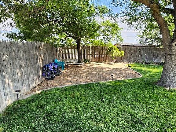 2nd image of 510 W Duncan Ave
