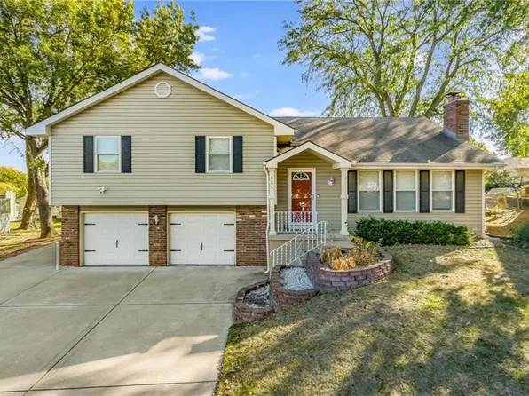 8601 N Pomona Ave, Kansas City, MO 64153