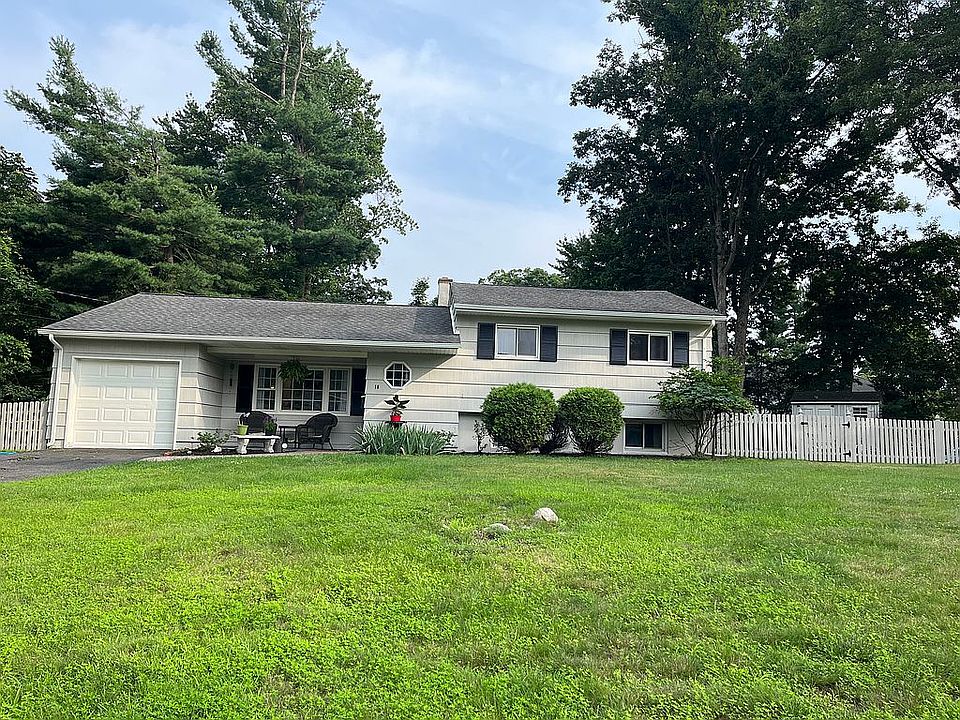 2nd image of 10 Willow Ct