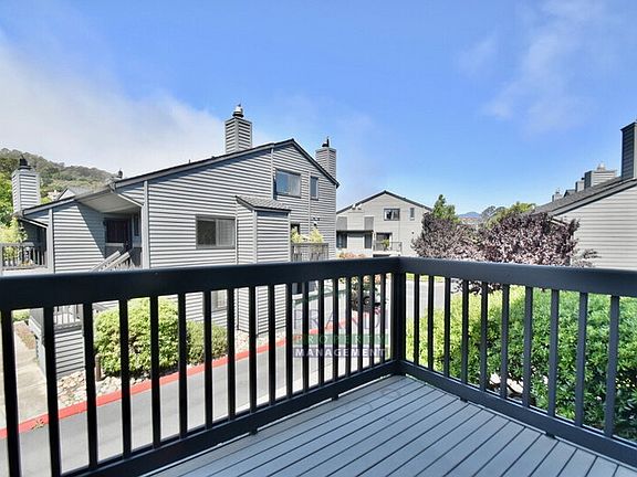 2nd image of 40 Cypress Pl