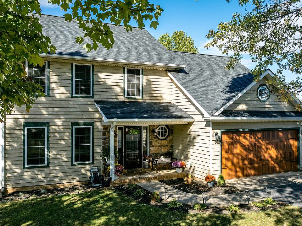 1st image of 122 Willow Dr