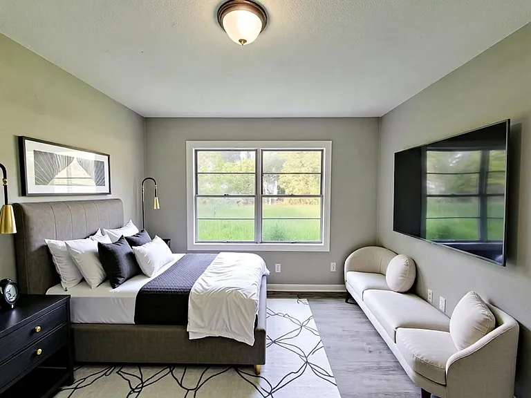 4909 Holloway Dr — Photo 4
