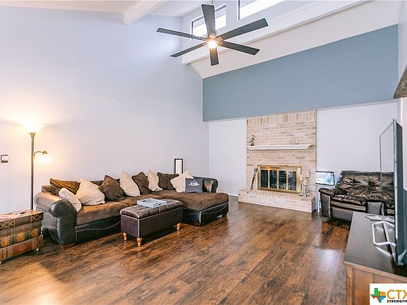 5th image of 407 Paisano Dr