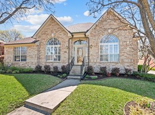 8812 Ridge Run Dr, North Richland Hills, TX 76182