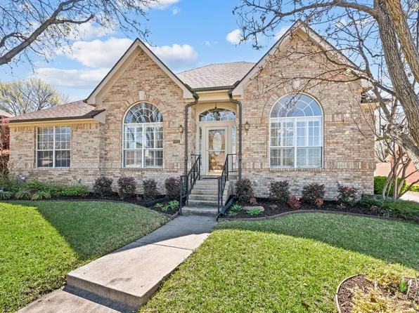 8812 Ridge Run Dr, North Richland Hills, TX 76182