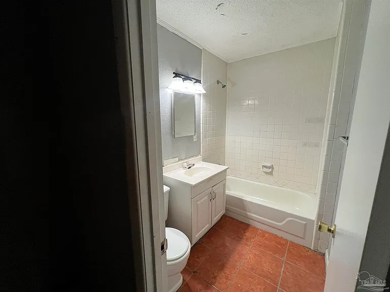 203 Edison Dr — Photo 11