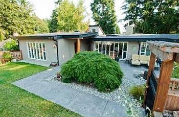 2nd image of 10705 NE 26th St