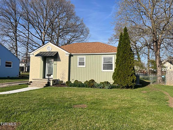 2nd image of 1829 Kenwood Rd