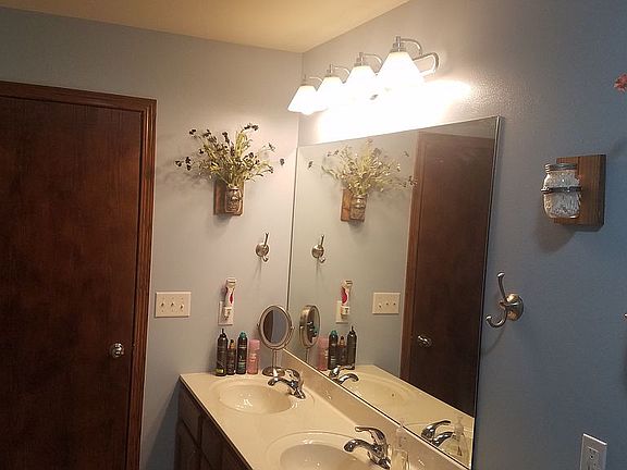2nd image of 4563 Meadow Creek Dr