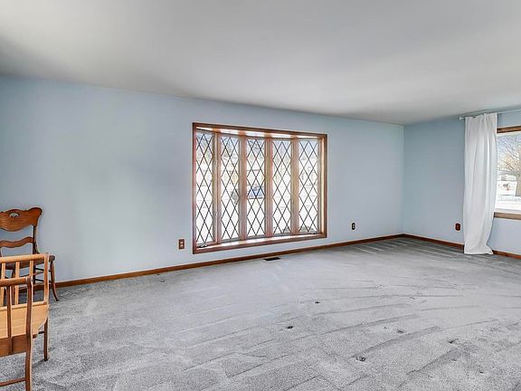 4th image of 3409 W Bretons Dr