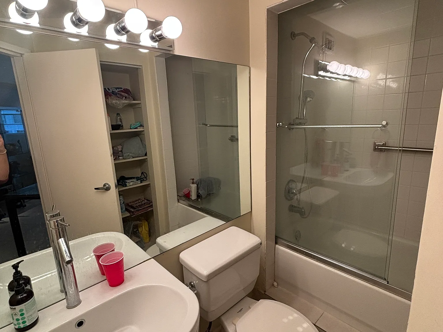 2 bed, 990 sqft, $3,500 — Photo 4