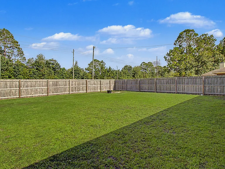 1651 Latham Ct — Photo 31