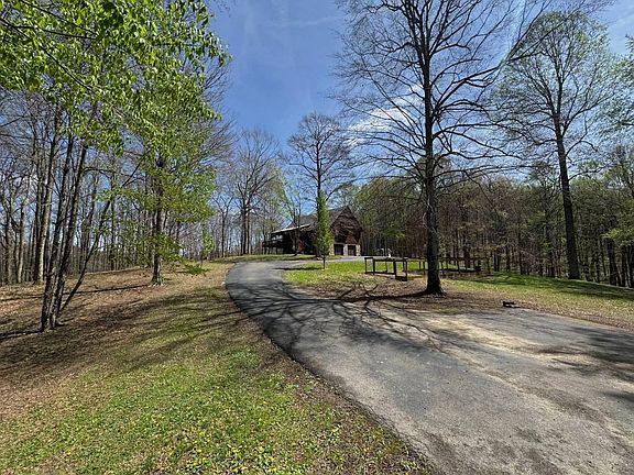 2nd image of 606 Philippi Rd