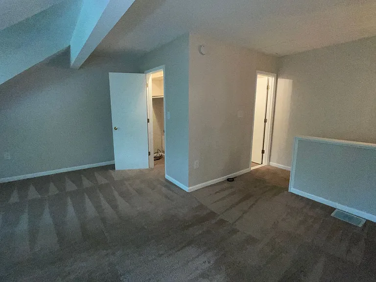 9848 Brookridge Ct — Photo 16