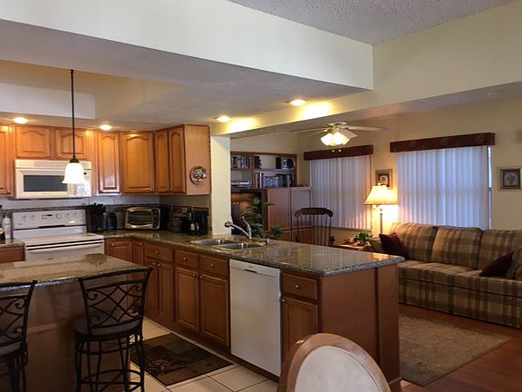 5th image of 10634 Sandalwood Ct