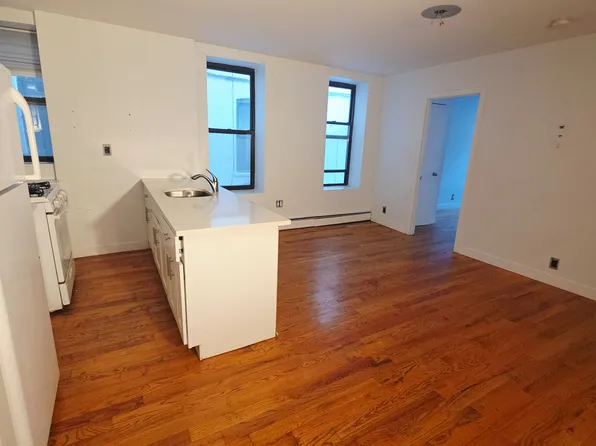 188 Bay 22nd St APT 2A, Brooklyn, NY 11214