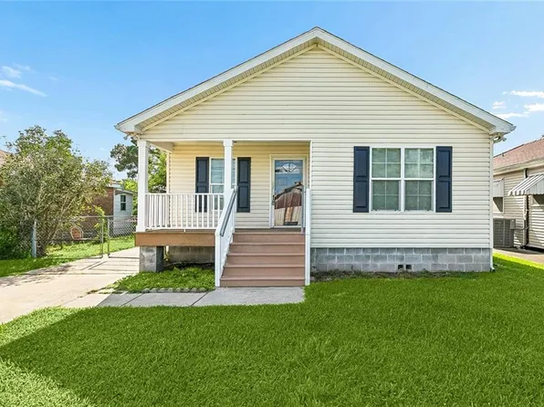 2202 Stander Pl, Chalmette, LA 70043