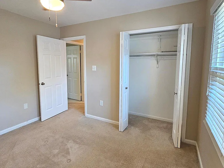 6413 Four Oaks Ln — Photo 26