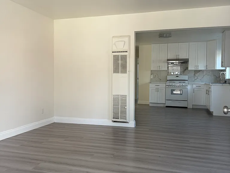 9821 Kale St — Photo 2