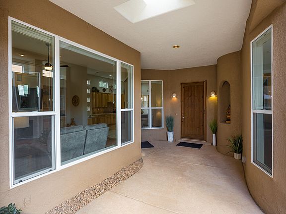 2nd image of 6001 Goldfield Pl NE