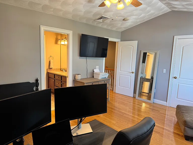 1 Santini St #J — Photo 22