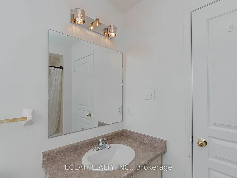 2 Lancaster Ct — Photo 36