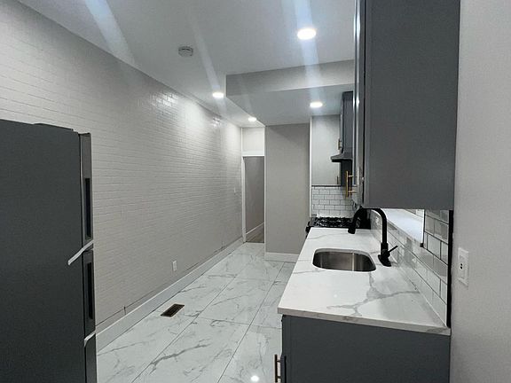 4th image of 134 Old Rose St #1