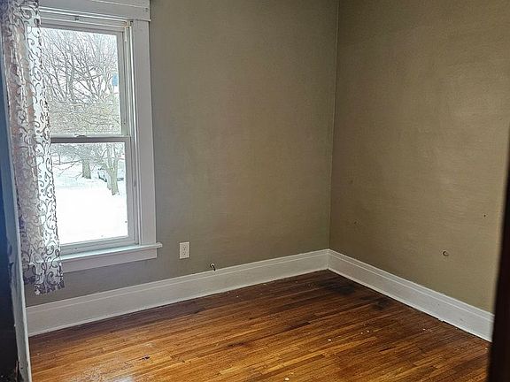 3rd image of 348 Cumberland Ave