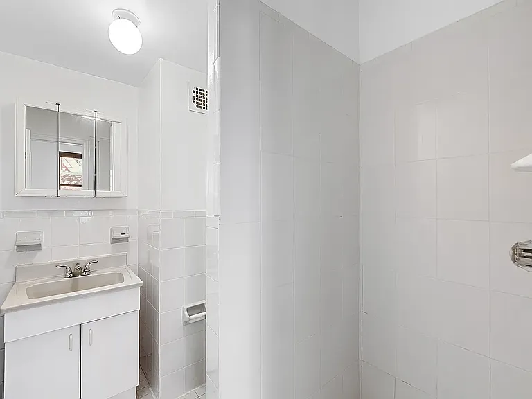 242 Mulberry St #8 — Photo 8