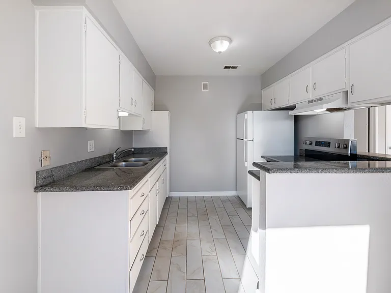 3077 Los Prados St #209 — Photo 9