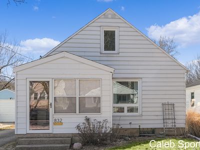 832 Valley Ave NW, Grand Rapids, MI, 49504