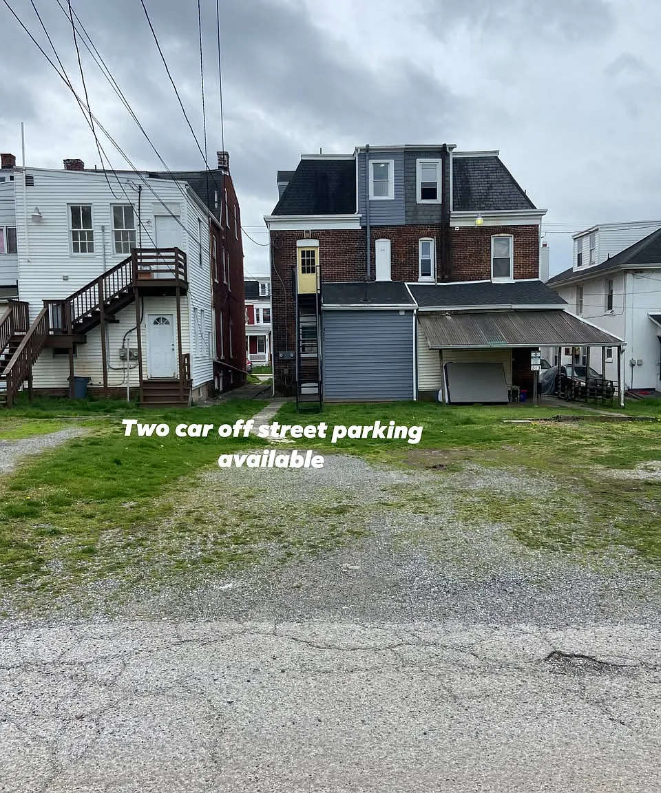 3 bed, 1.5 bath, $1,500 — Photo 3