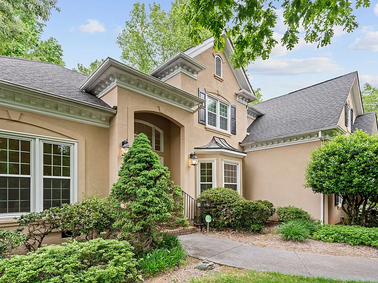 3833 Denmeade Dr — Photo 2