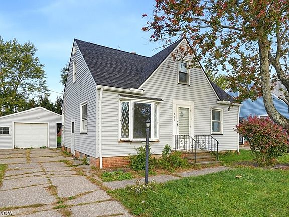 2nd image of 742 Northfield Rd