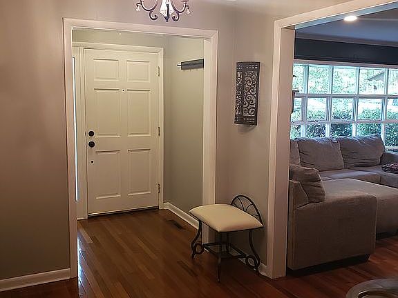 4th image of 1043 McPherson Dr