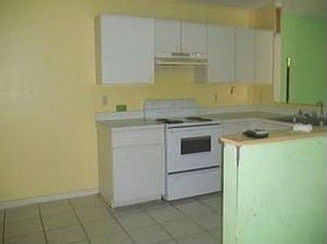 2nd image of 957 SW 7th Pl