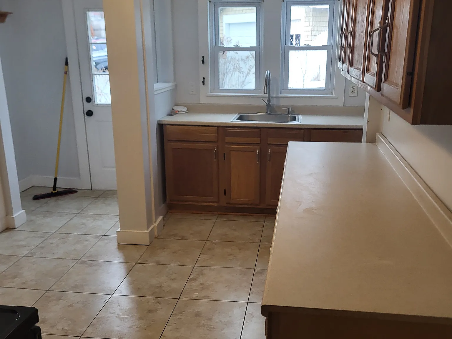 2 bed, $1,800 — Photo 2