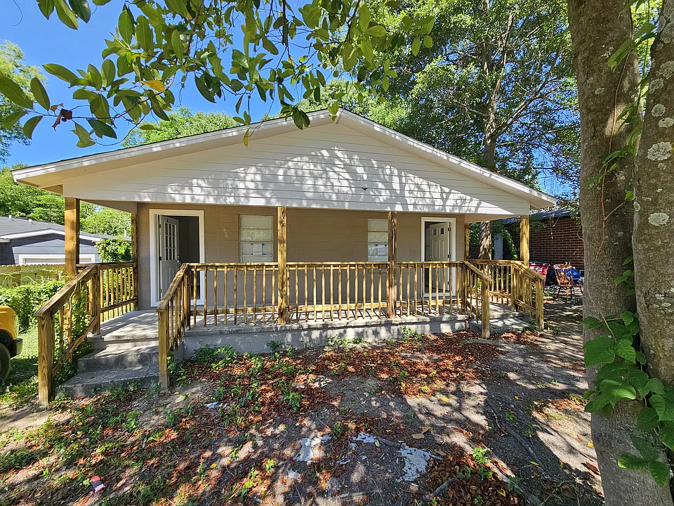 715 Woodard Ave
